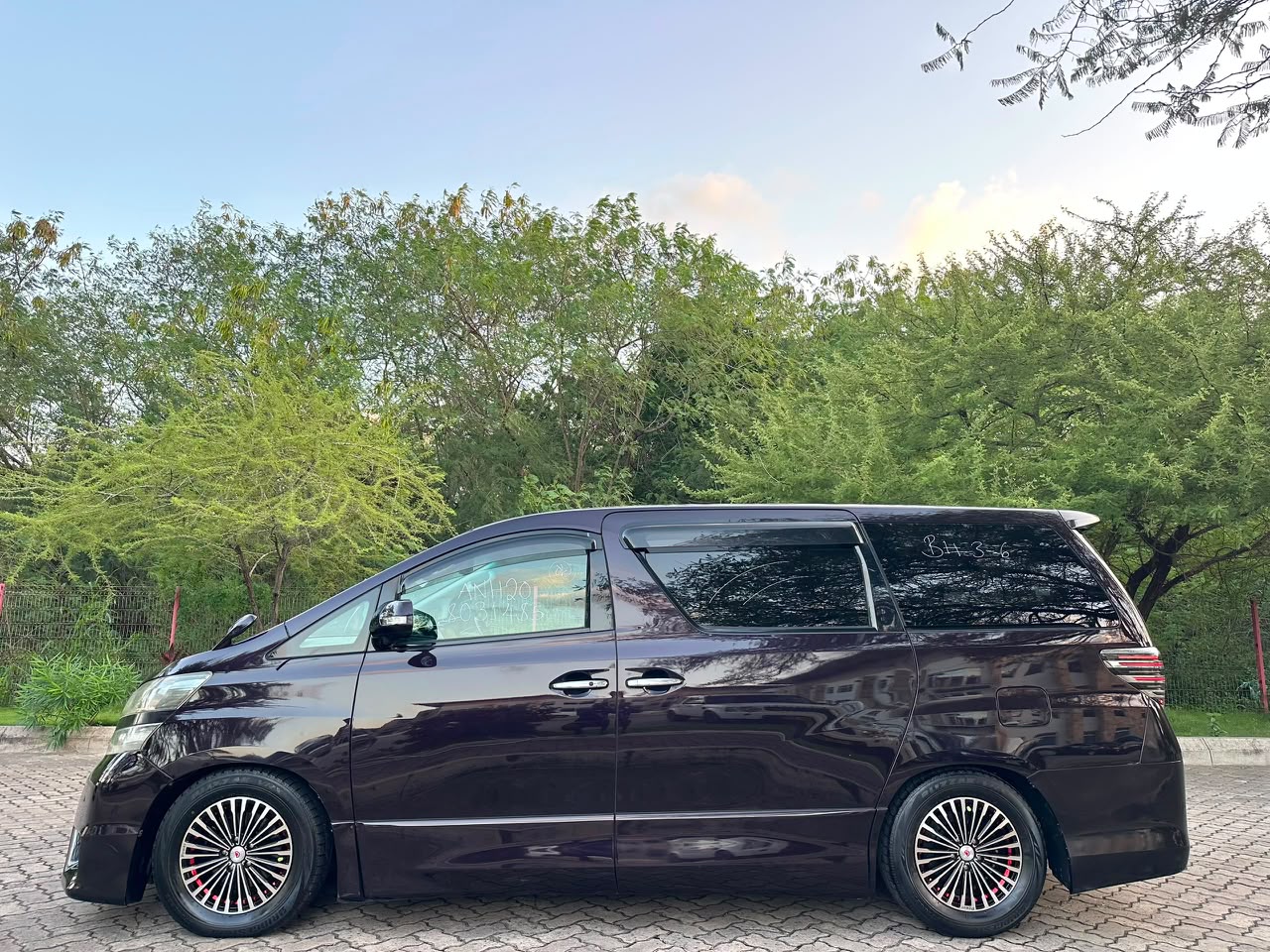 ALPHARD thumbnail 8